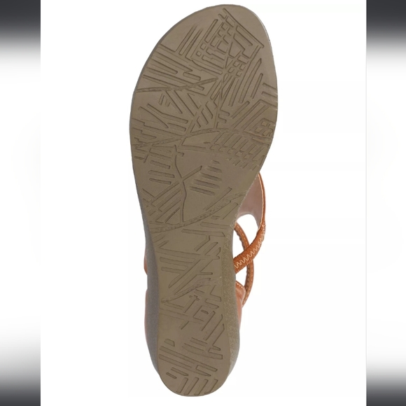 Journee Collection Trayle Sandal Wedge Brown 6.5 WIDE - Picture 5 of 11